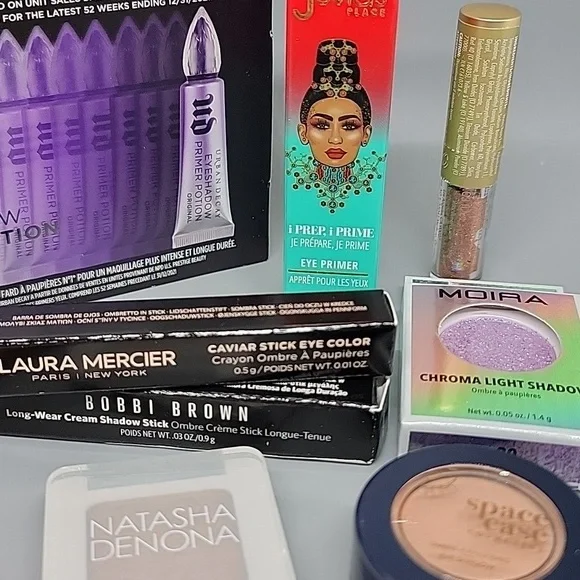 Eyeshadow 11 pc. Bundle - Picture 4 of 16